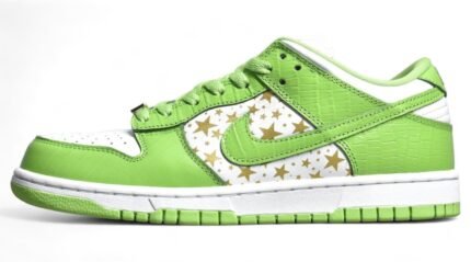 SB Dunk Low Supreme Stars Mean Green (2021) DH3228-101