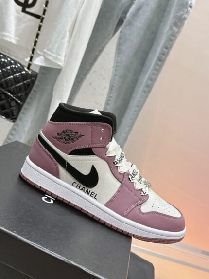 Chanel x AJ 1s sneakers top quality size: 35-39 (40.41 can be customized) note shoes size when you fill shipping address