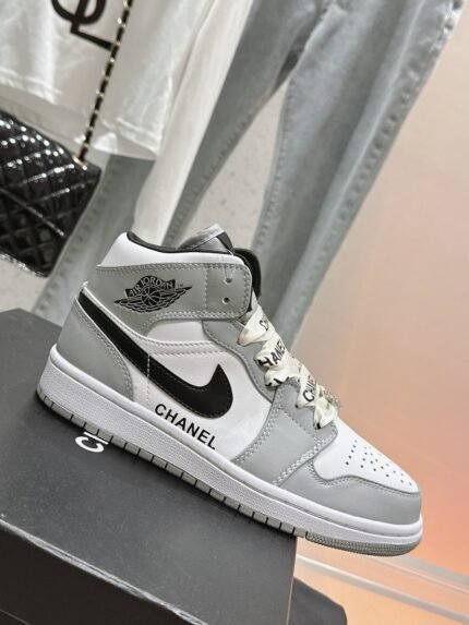 Chanel x AJ 1s sneakers top quality size: 35-39 (40.41 can be customized) note shoes size when you fill shipping address