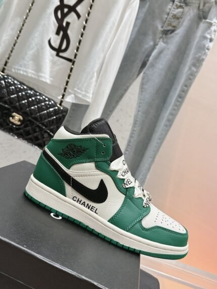 Chanel x AJ 1s sneakers top quality size: 35-39 (40.41 can be customized) note shoes size when you fill shipping address